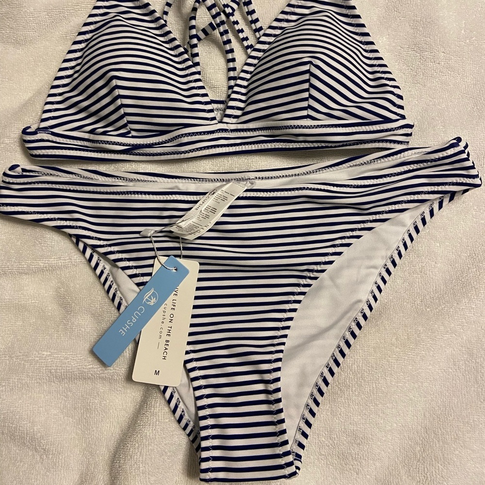 Medium size swimsuit two pieces brand new with tag - Picture 1 of 3